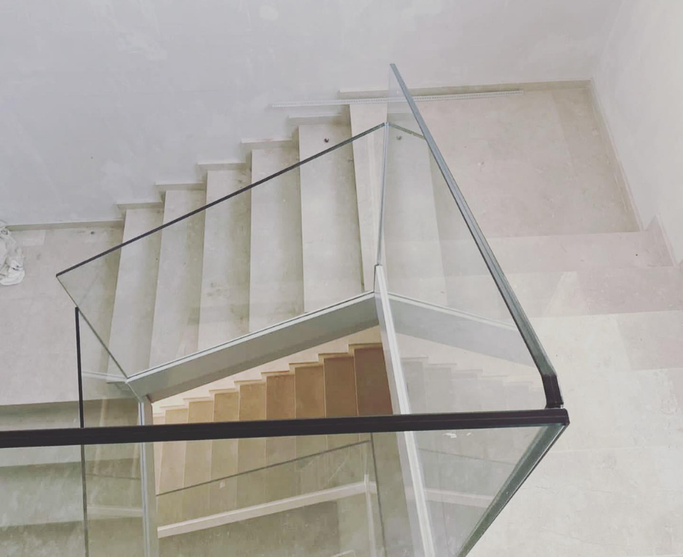 escaleras de hierro sagunto